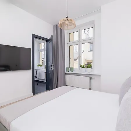 Bold Monochrome - Trendy Ap For 2 - Kazimierz-3